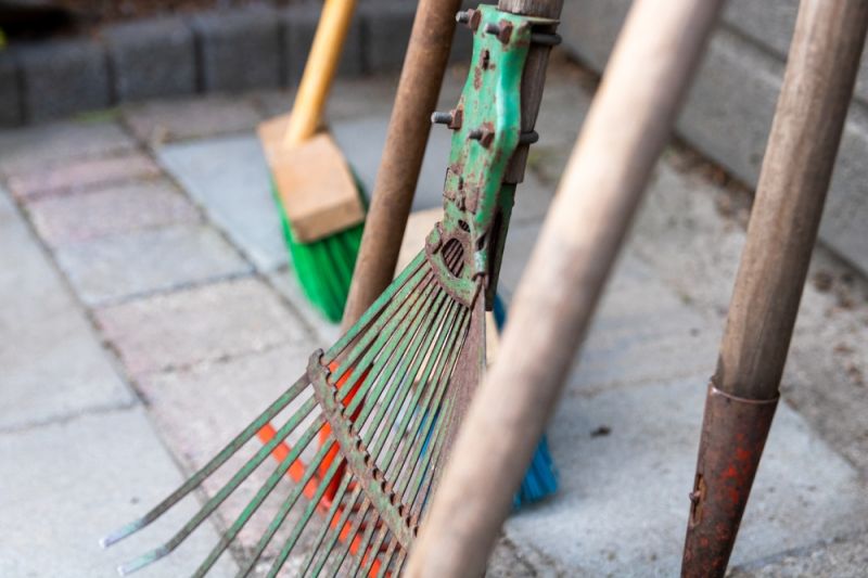 Cleaning up Your Garden Tools