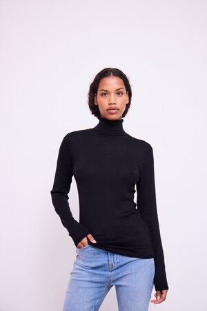 Mafa Turtleneck