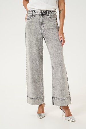 Amelia Jeans
