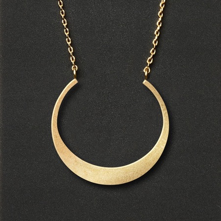 Refined Necklace Crescent Gold